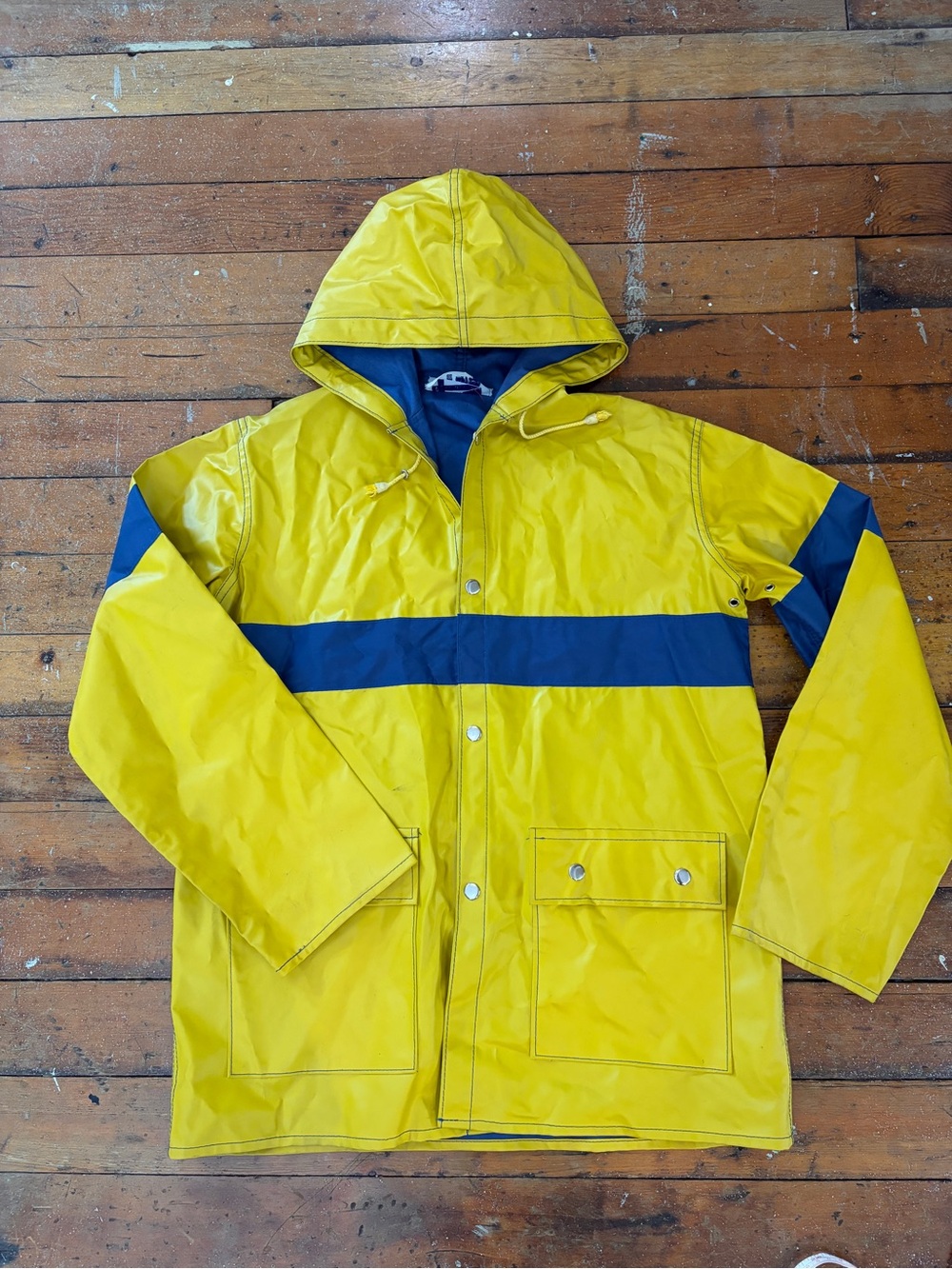 Vintage 80s Swellwear retro hooded yellow slicker sailor raincoat size M